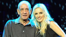 Πέγκυ Ζήνα: «Όλα τα καλά μου έφερε στη ζωή μου ο Δημήτρης Μητροπάνος»