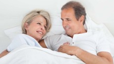 Σεξ μετά τα 50 – Τι δυσκολεύει τις γυναίκες