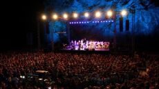 Φεστιβάλ «Στη Σκιά των Βράχων»: Αυτές είναι οι εκδηλώσεις που θα φιλοξενήσει το φετινό καλοκαίρι