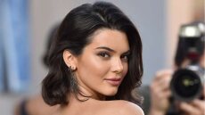 Η Κένταλ Τζένερ δεν τα παρατά - Νέα προσπάθεια να κόψει... ένα αγγούρι