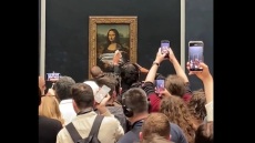 Λούβρο: «Το έκανα για τον πλανήτη» λέει ο άντρας που έριξε τάρτα α λα κρεμ στη «Μόνα Λίζα»