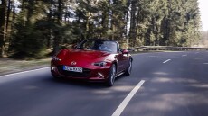 Το Mazda MX-5 αποκτά τεχνολογία Kinematic Posture Control