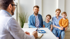 Ετήσιο check-up: Τι προβλέπει το συμβόλαιο υγείας για όλη την οικογένεια