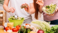 «Το DNA στο πιάτο σου»: Αλλιώς, πώς να τρώμε ανάλογα με τα γονίδιά μας