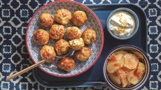 Κεφτεδάκια με πατάτες στην πιο υγιεινή εκδοχή τους