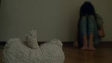 Πάτρα: Πατέρας ξυλοκόπησε την 8χρονη κόρη του και της έσπασε το χέρι – Μήνυση από την πρώην σύζυγό του