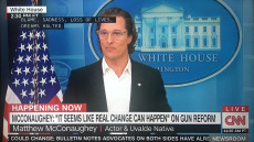 Στον Λευκό Οίκο ο Μάθιου Μακόναχι - Συζήτησε με τον Τζο Μπάιντεν το θέμα της οπλοκατοχής