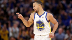 Ο Κερ αποθεώνει τον Κάρι: «Οταν σταματήσω, θα κοιτάζω πίσω και θα τον ευχαριστώ» - Δείτε βίντεο