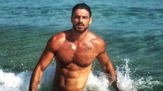 Ο Μικέλε Μορόνε του «365 Days» για πρώτη φορά στην ελληνική τηλεόραση - «Στα 12 ήθελα να γίνω οδοντίατρος, τώρα βγάζω όσα 15 γιατροί»