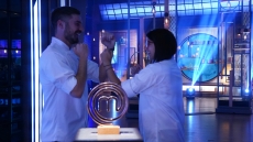 MasterChef 2022: Οι δύο φιναλίστ καλούνται να παρουσιάσουν το τελευταίο τους μενού