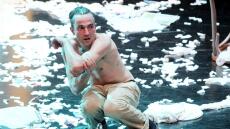 Άρης Σερβετάλης: Ξεκινά καλοκαιρινή περιοδεία με θεατρικό έργο του Ντοστογιέφσκι 