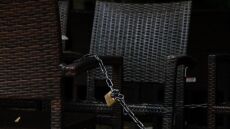 Δήμος Αθηναίων: Πρόστιμα και αφαίρεση άδειας τραπεζοκαθισμάτων σε πέντε καταστήματα