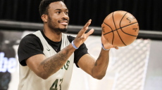 Θανάσης Αντετοκούνμπο: Συνεχίζει και τη νέα σεζόν στους Μπακς 