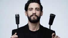 Total Blackout: Ο Αναστάσιος Ράμμος υποδέχεται τέσσερα ζευγάρια που θα παίξουν με τις αντοχές τους 