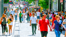 Οmicron 4 και 5: Οι υποπαραλλαγές που «σηκώνουν» το θερινό κύμα και οι 5 λόγοι που φοβίζουν τους ειδικούς 