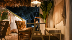 JAYONT Mykonos: Ένας ζωντανός μύθος του νησιού που μπορείς σήμερα να τον επισκεφτείς