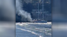 Αλόννησος: Δείτε βίντεο με φουσκωτά να προσεγγίζουν το ιστιοπλοϊκό μετά την έκρηξη