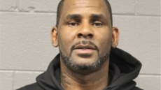 Η δίκη του R. Kelly για σωματεμπορία: Οι κατηγορίες, η ετυμηγορία και η... ισόβια καταδίκη