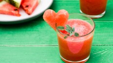 Το αντιοξειδωτικό καλοκαιρινό φρούτο που προστατεύει καρδιά και μάτια