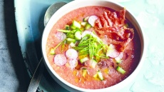 4 συνταγές για υπέροχες σούπες γκασπάτσο