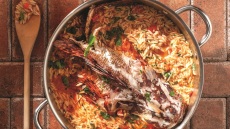 Μανέστρα με σκορπίνα, ντομάτα και φρέσκο βασιλικό