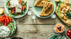 TasteAtlas: Ποια είναι τα δύο χειρότερα ελληνικά φαγητά, σύμφωνα με τους ταξιδιώτες;