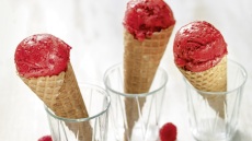 Γρανίτα, σορμπέ, σερμπέτ: από τα παγωμένα γλυκίσματα του Μεγαλέξανδρου στα σημερινά φρουτένια επιδόρπια