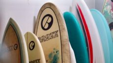 Σερφ: Γίνεται όλο και πιο ελκυστικό στην Ελλάδα - Αύξηση της ζήτησης για τη… σωστή σανίδα