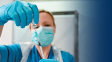 Βασιλακόπουλος: Ετοιμάζονται εμβόλια κατά του κορωνοϊού σε μορφή σπρέι, θα εμποδίζουν τη μετάδοση