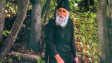 Παΐσιος, ο πιο «trendy» και αμφιλεγόμενος σύγχρονος άγιος της Ορθοδοξίας