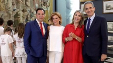 Άδωνις Γεωργιάδης - Ευγενία Μανωλίδου: Μαζί στη Βουλή μετά τη διάψευση των φημών ότι τη χτύπησε - Δείτε φωτογραφίες