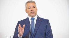 Αυστριακός καγκελάριος: Αν δεν ληφθούν μέτρα για τον πληθωρισμό θα χρειαστούν «αλκοόλ ή ψυχοφάρμακα»