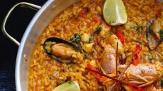 Στο Differente για tacos, παέγια, mexican style burgers και μαργαρίτες