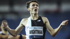 Παγκόσμιο Πρωτάθλημα Στίβου: Ο Τζέικ Γουίτμαν κέρδισε το χρυσό μετάλλιο και η ενθουσιασμένη μητέρα του έψαχνε τον... εκφωνητή