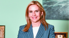 Φωτιά στην Πεντέλη - Ζωή Ράπτη: Επισκέφθηκε τις περιοχές που καταστράφηκαν από την πυρκαγιά