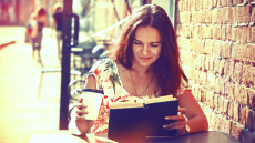 Το μυστικό της ευτυχίας: Κατεβάστε ταχύτητα και απολαύστε τις μικρές στιγμές – Για ποιους είναι πιο εύκολο