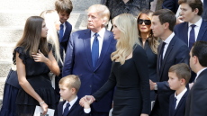 Η κηδεία της Ιβάνα έφερε κοντά την οικογένεια Τραμπ