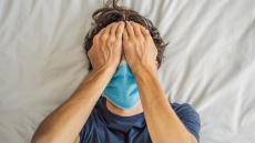 Κολλήσατε ξανά κορωνοϊό; Ο κίνδυνος που απειλεί 1 στους 3 μετά την επαναλοίμωξη