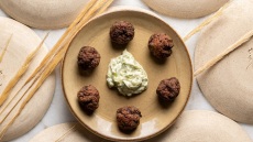 Πού τρώμε τους καλύτερους κεφτέδες; 10+1 μαγαζιά στην Αθήνα