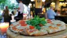 Ραντεβού στο Pit, το meeting point του Κολωνακίου