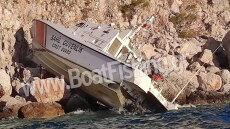 Αττάλεια: Σκάφος της τουρκικής Ακτοφυλακής προσέκρουσε σε βράχια