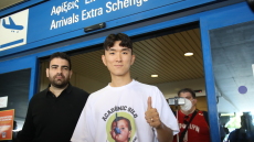 Χουάνγκ: Έφτασε στην Ελλάδα για τον Ολυμπιακό 