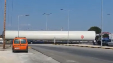 Μποτιλιάρισμα στα Τρίκαλα για να μεταφερθούν ανεμογεννήτριες - Δείτε βίντεο