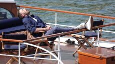 Μπεν Άφλεκ: Χαμός στο Twitter με τη φωτογραφία του να κοιμάται στον μήνα του μέλιτος