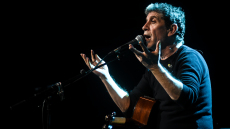 Σωκράτης Μάλαμας: Η απάντηση του στο «κράξιμο» στα social media επειδή ζήτησε να κατέβει το πανό για Λιγνάδη 