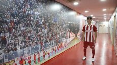 Χουάνγκ: Επίσημα στον Ολυμπιακό o Νοτιοκορεάτης μέσος