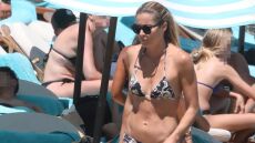 Λέων Πατίτσας - Μαριέττα Χρουσαλά με τα παιδιά τους στη Μύκονο