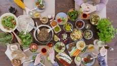 Πλήρης οδηγός για ένα γευστικό καλοκαιρινό BBQ για vegans και όχι μόνο!