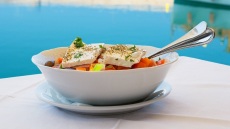 H χωριάτικη αλλιώς: 5 συνταγές βασισμένες στην κλασική ελληνική σαλάτα