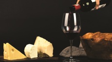 Wine pairing: Βασικές συμβουλές από τον Master of Wine Κωνσταντίνο Λαζαράκη